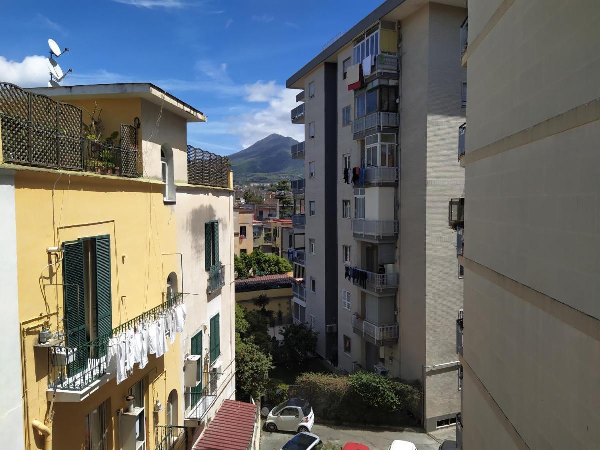 Vesuvio Corner - Spacious And Colorful Apartment In San Giorgio, Very Close To Napoli, Ideal For Families And Groups, Close To Pompeii, Sorrento... San Giorgio a Cremano Exterior foto
